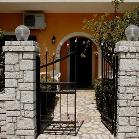 Apart Otel Kantaros 3*