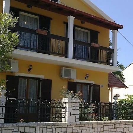 Aparthotel Kantaros