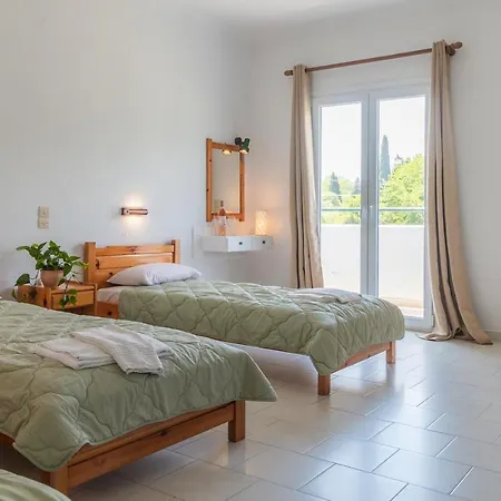 Kantaros Aparthotel 3*