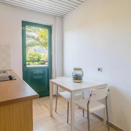 Kantaros מלון דירות 3*